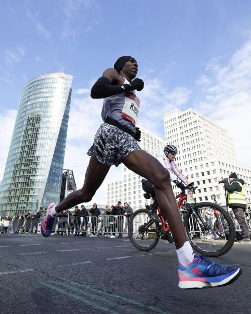 Foto offerta MEZZA MARATONA DI BERLINO | 21K, immagini dell'offerta MEZZA MARATONA DI BERLINO | 21K di Ovunque viaggi.